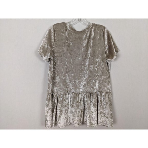 7th Ray‎ short sleeved ruffled hem gray silver top - Picture 6 of 8